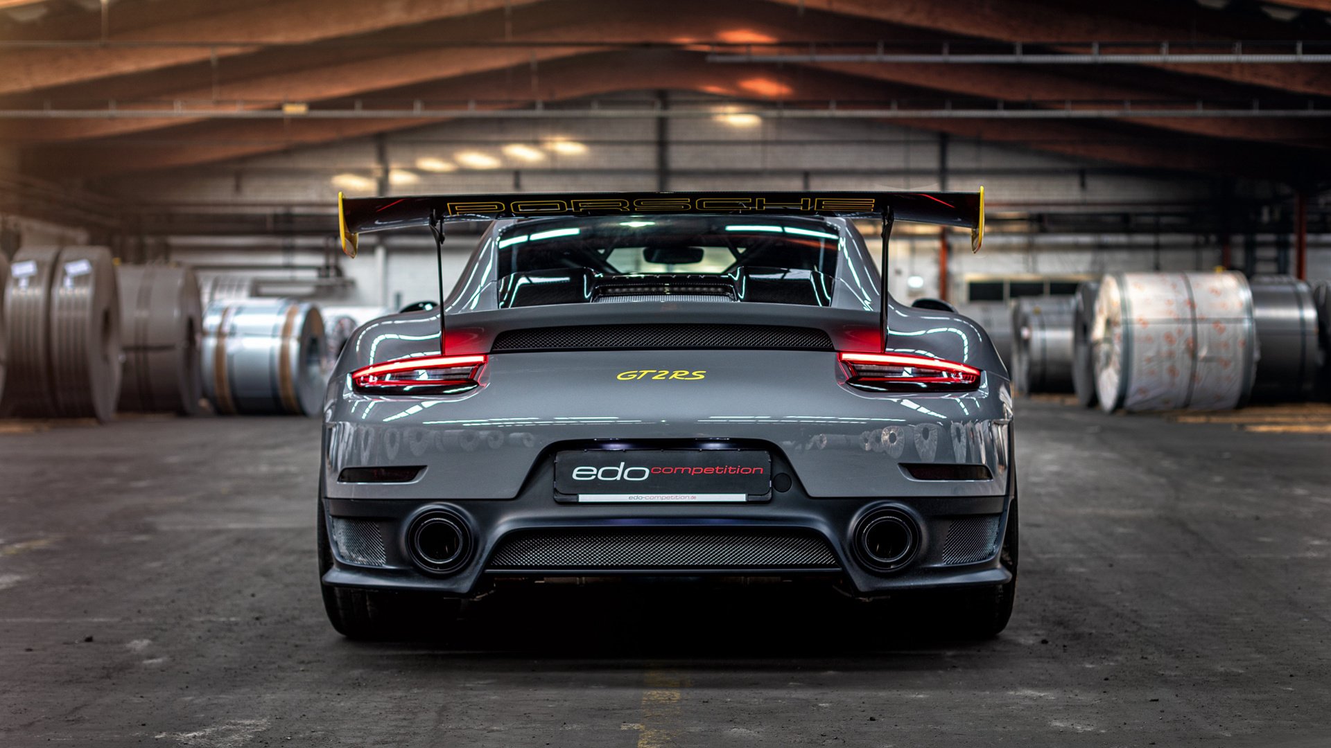 布克踏碎时空结界，当深圳街头篮球的脉动冻结密尔沃基的钟摆